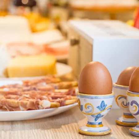 Cortile Umberto I Frühstückspension 4*