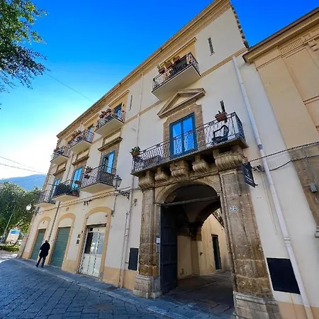 Cortile Umberto I Frühstückspension Cefalù