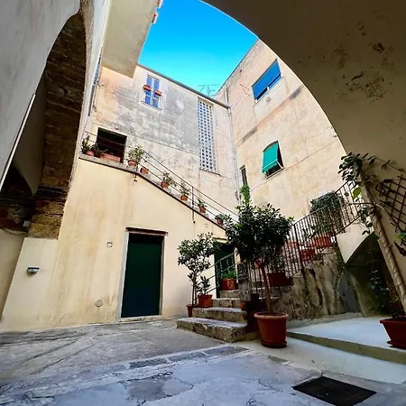 Cortile Umberto I Bed & Breakfast Cefalu