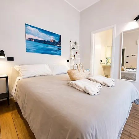 Bed & Breakfast Cortile Umberto I 4*