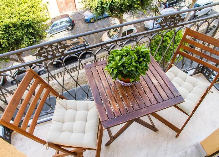 Cortile Umberto I Nocleg ze śniadaniem