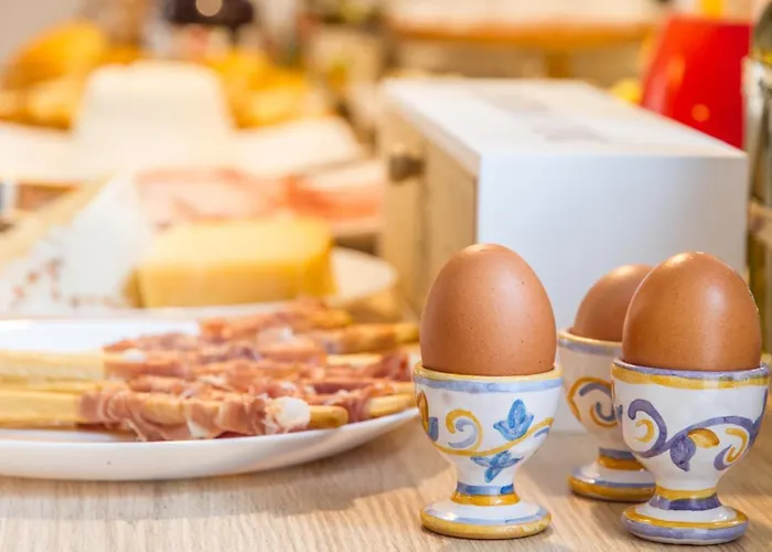 Cortile Umberto I Nocleg ze śniadaniem 4*