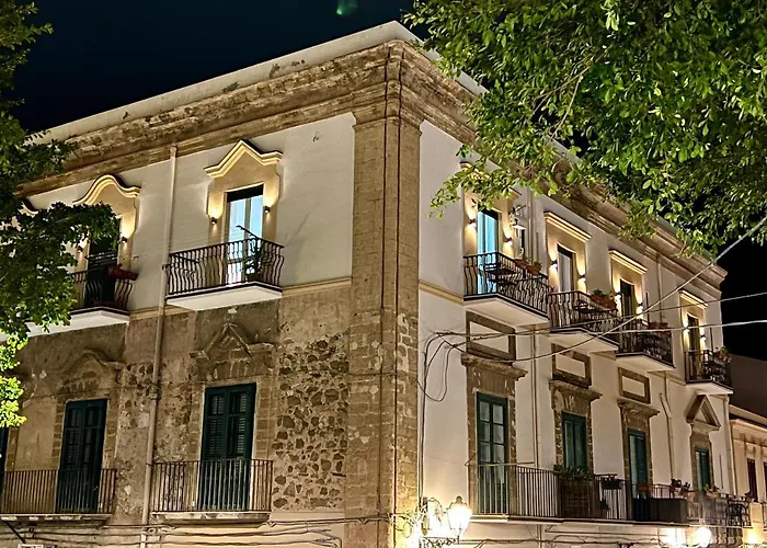 Cortile Umberto I Nocleg ze śniadaniem 4*