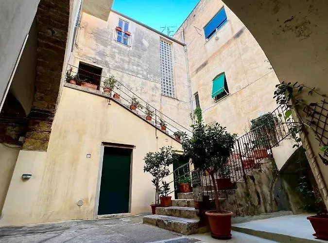 Cortile Umberto I Nocleg ze śniadaniem Cefalù