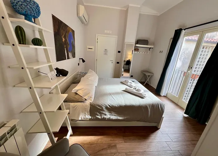 Cortile Umberto I Nocleg ze śniadaniem